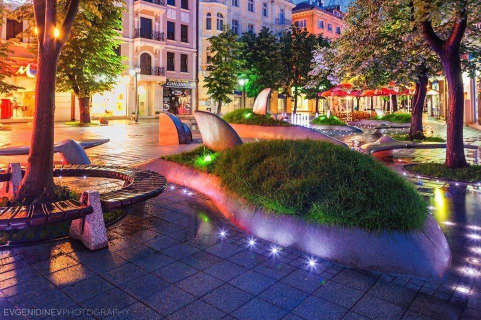Luxury Versailles Apartments Center Opera Burgas Exterior photo